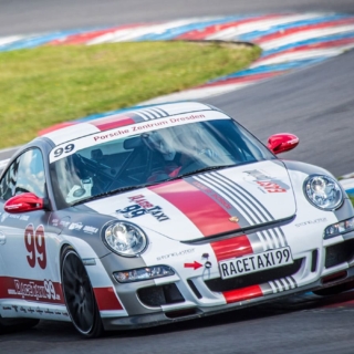 Porsche-911-GT3-Cup-selber-fahren_1.jpg Porsche 911 in der Kurve - Porsche 911 GT3 Cup selber fahren