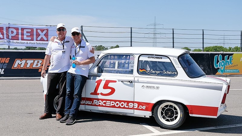 Race Trabi in der Boxengassen beim Race Trabant 601 selber fahren auf dem Lausitzring