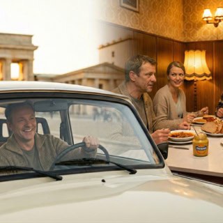Trabi Safari in Berlin mit dem DDR Dinner wird dargestellt in Berlin