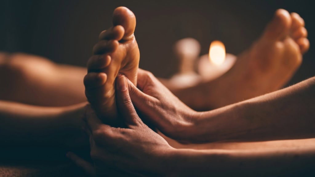 Wohltuende Fußmassage mit gutriechenden Aromaölen.