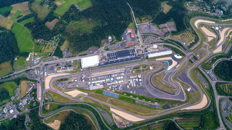 Luftaufnahme der Nürburgring Nordschleife. - Rennstrecke selber fahren.
